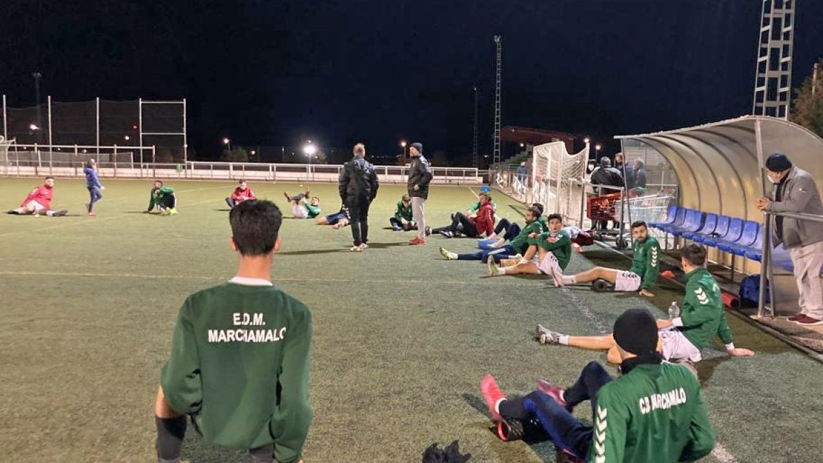 Jugadores del Marchamalo en un entrenamiento anterior. / E.M.
