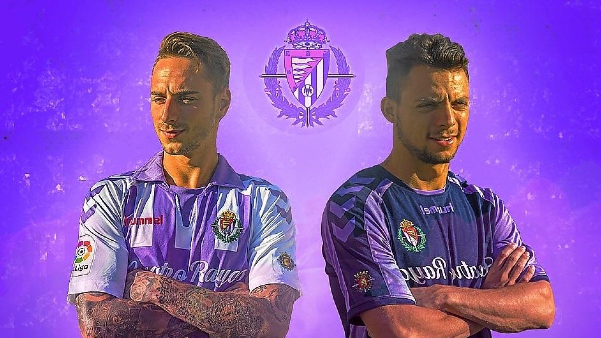 Calero y Plano posan con las camisetas del Real Valladolid.-EL MUNDO