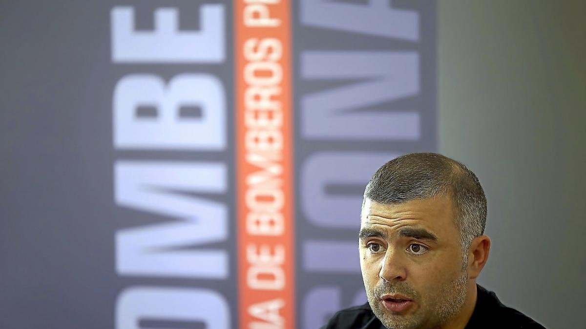 El presidente nacional de la coordinadora de bomberos profesionales, David Herrero.-ICAL