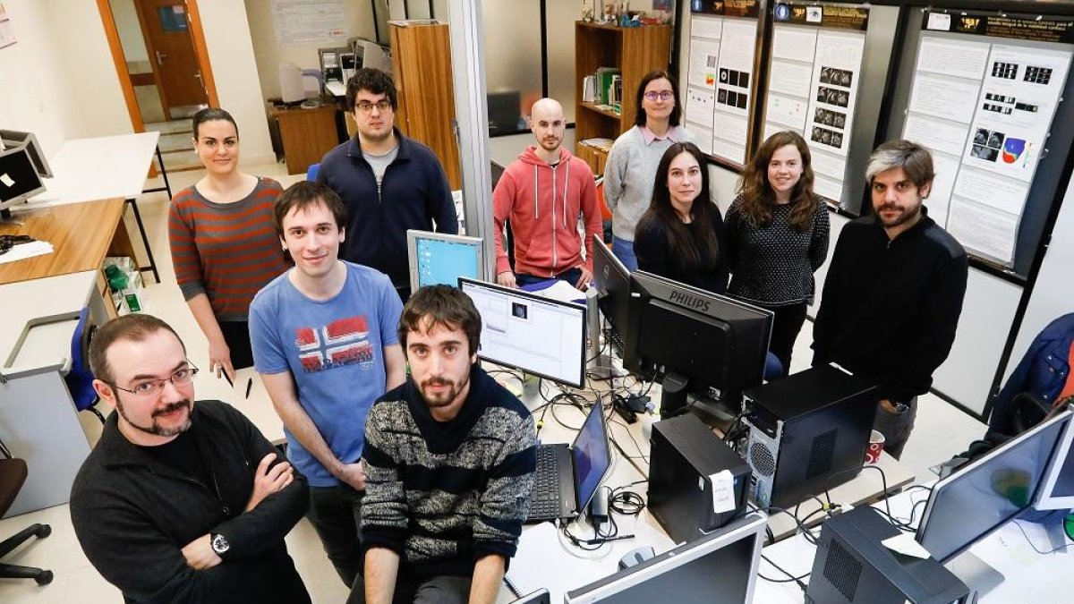Investigadores que participan en el proyecto en la Universidad de Valladolid.-J. M. LOSTAU
