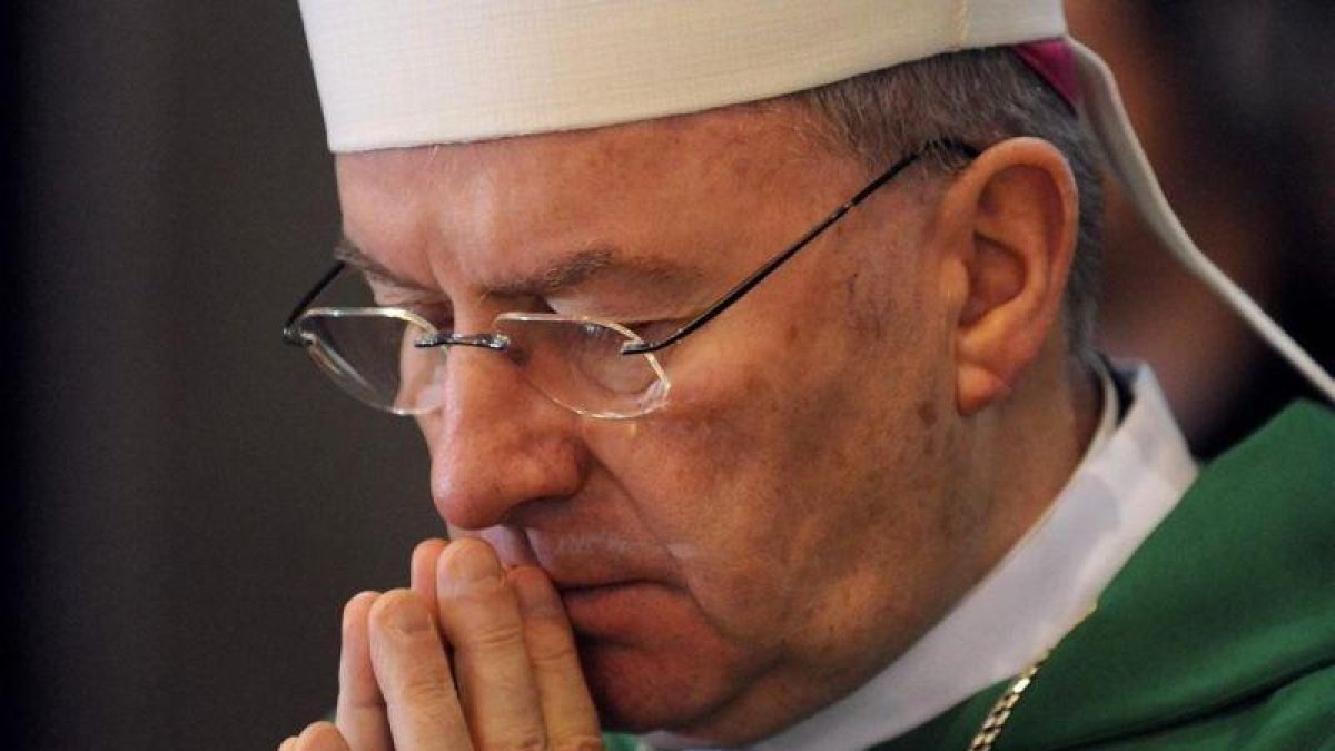 El nuncio del Papa en Francia, Luigi Ventura.-REMY GABALDA (AFP)