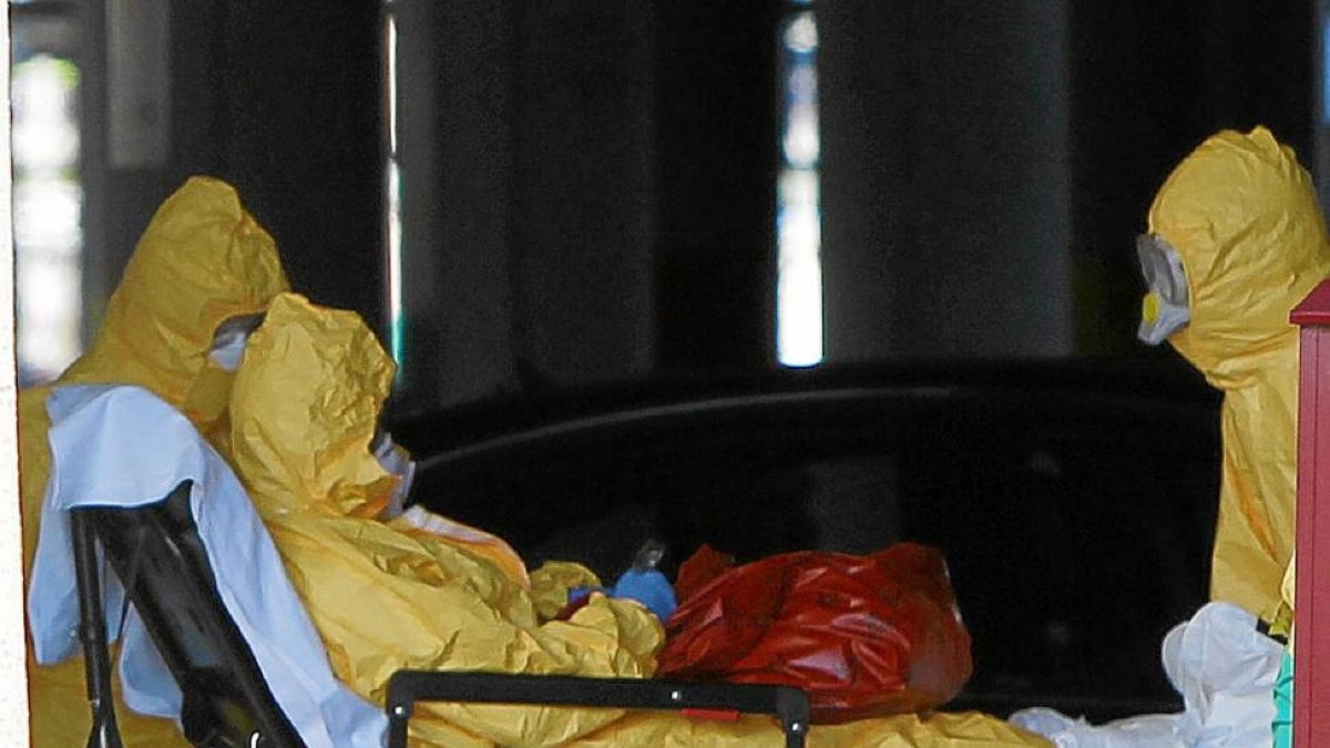 Llegada del misionero al Hospital Río Hortega de Valladolid para su investigación por un supuesto caso de ébola-J.M.Lostau