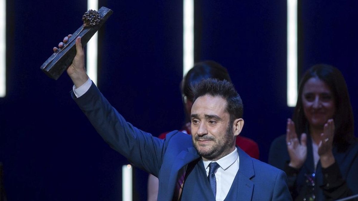 J. A. BAYONA-E.M.