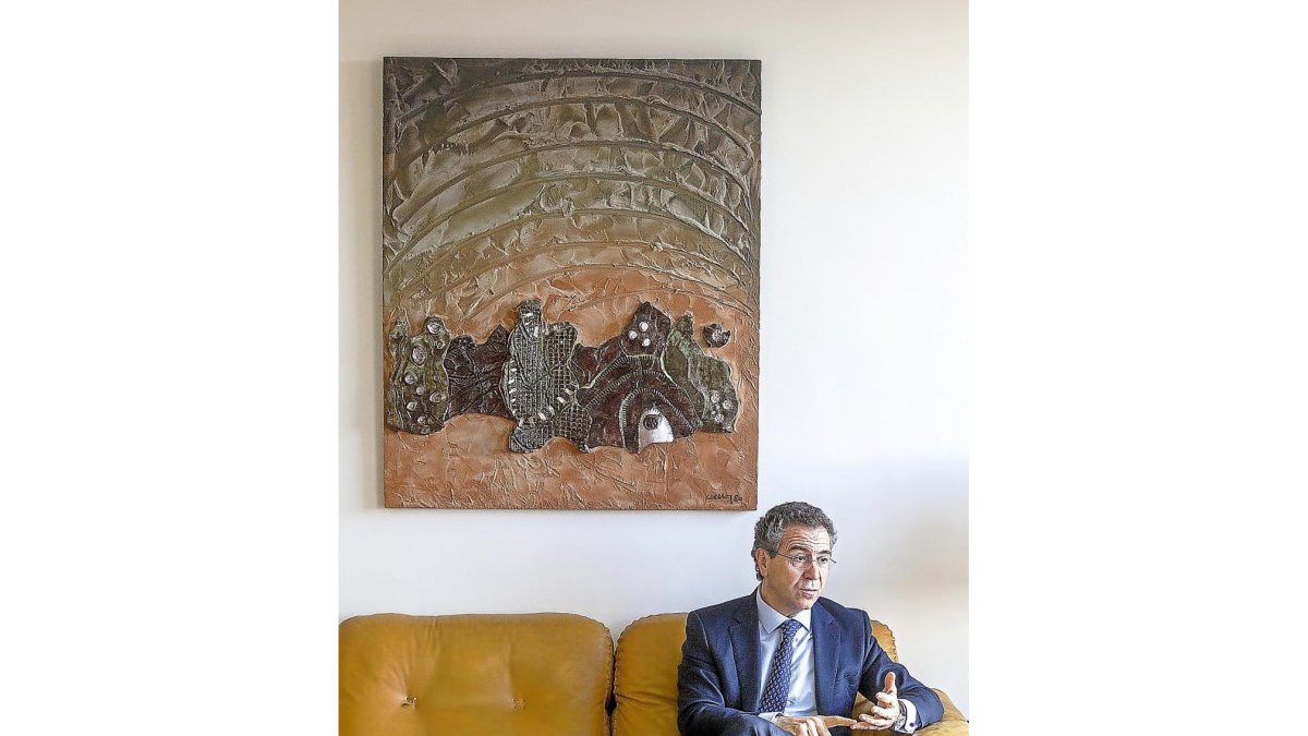 Eduardo Baamonde en la sede de Cajamar en Valladolid.-PABLO REQUEJO (PHOTOGENIC)