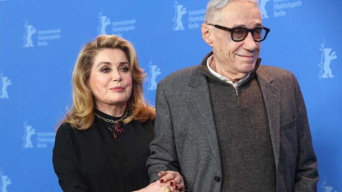 Catherine Deneuve y André Téchiné, en la presentación de El adiós a la noche en Berlín.-EFE / ADAM BERRY