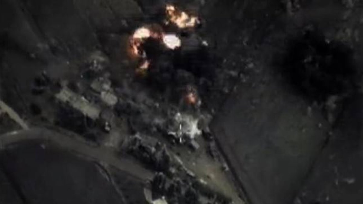 Imagen extraída de un vídeo difundido por el Ministerio de Defensa ruso de los bombardeos del miércoles.-AFP