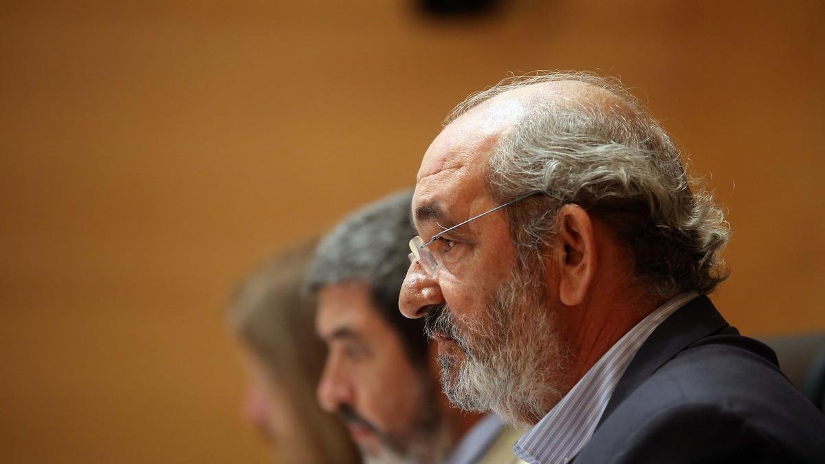 El expresidente de Caja España Santos Llamas, comparece en la comisión de investigación de las cajas-Miriam Chacón / ICAL