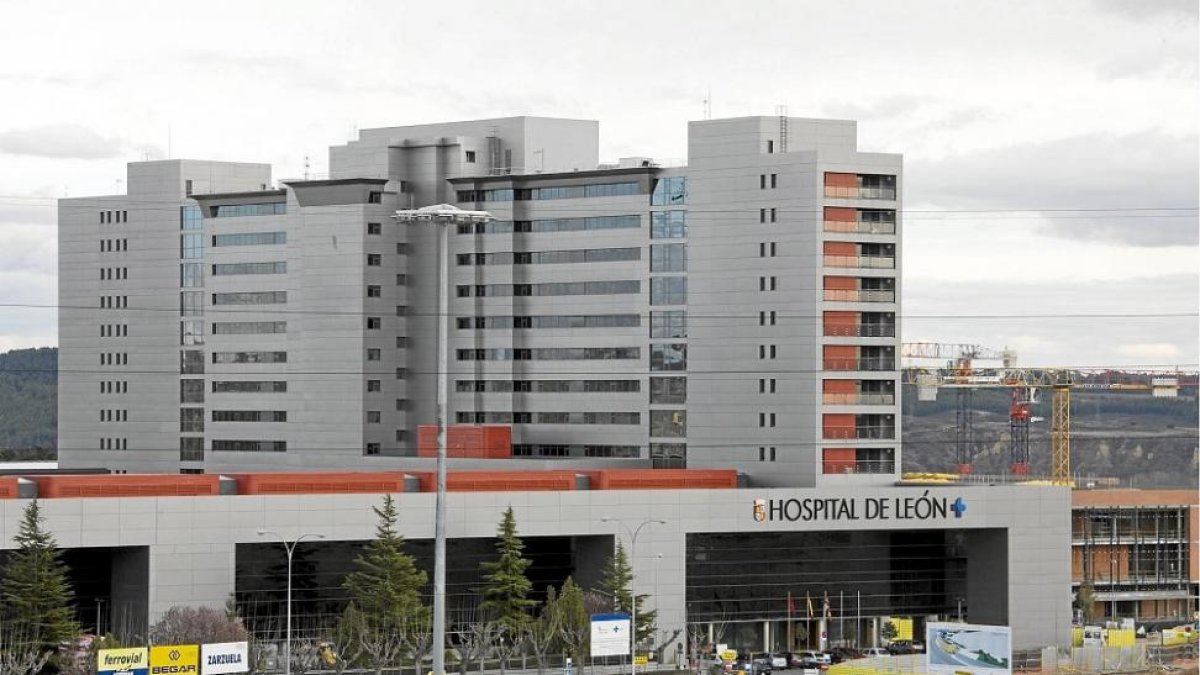 Vista panorámica del Hospital de León.-EL MUNDO