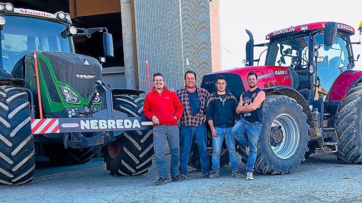Alberto Nebreda, su hermano Manuel, Alberto, hijo del primero, y su otro sobrino Manuel Martín.-E.M.