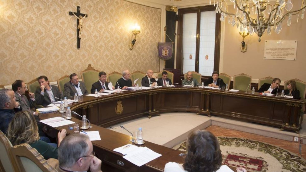 Pleno Extraordinario de la Diputación para aprobar los Presupuestos de 2015-Ical