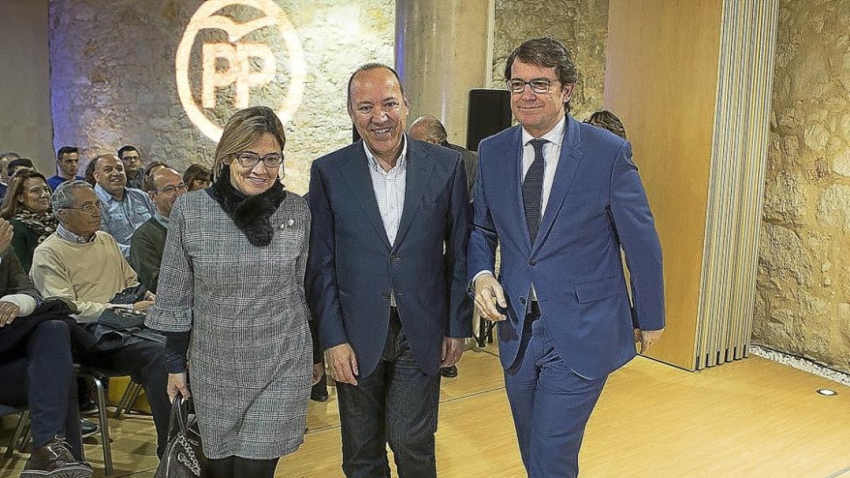 Mayte Martín Pozo, José María Barrios y Alfonso Fernández Mañueco.-ICAL