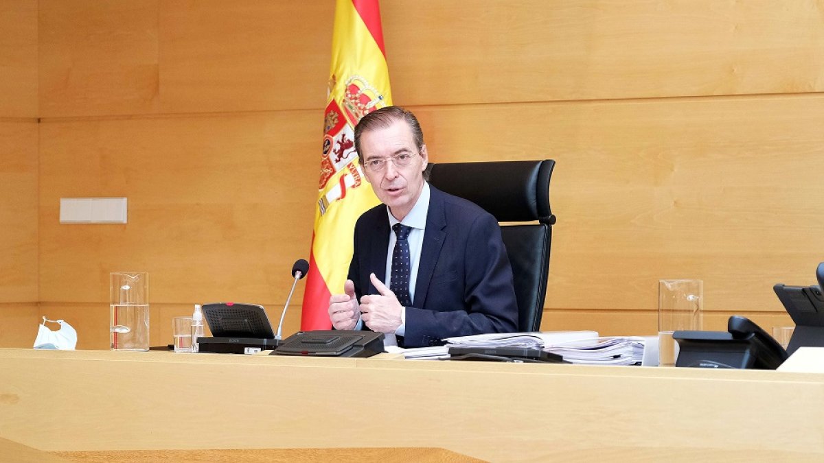 Barrios, en su comparecencia ante la comisión de Empleo e Industria. E. M.