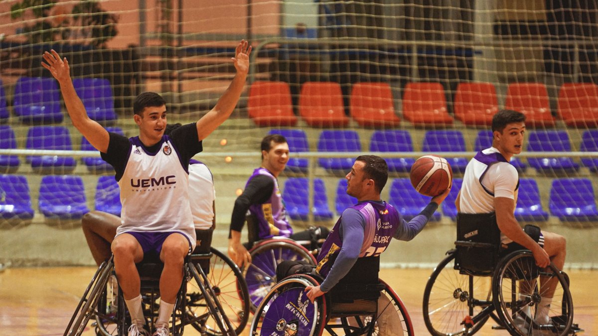 Entrenamiento entre el Aliados y el Pucela Basket. / I. SOLA / RV