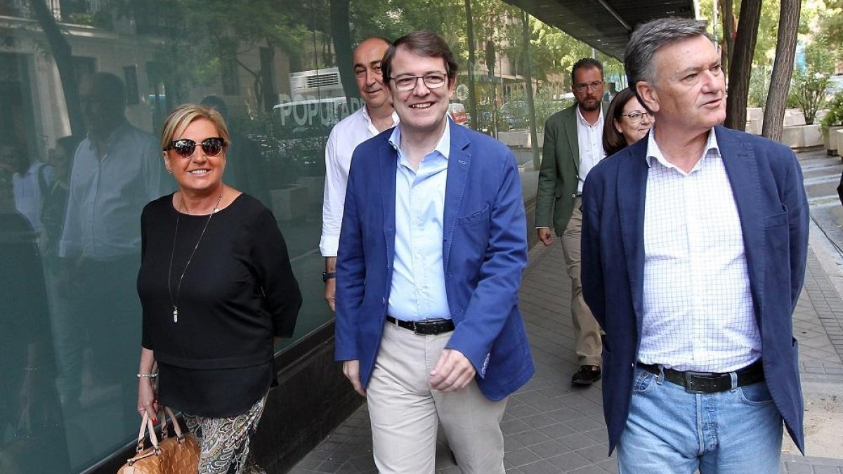 El presidente del PP de Castilla y León, Alfonso Fernández Mañueco, asiste a la reunión de la Junta Directiva Nacional el Partido.-ICAL