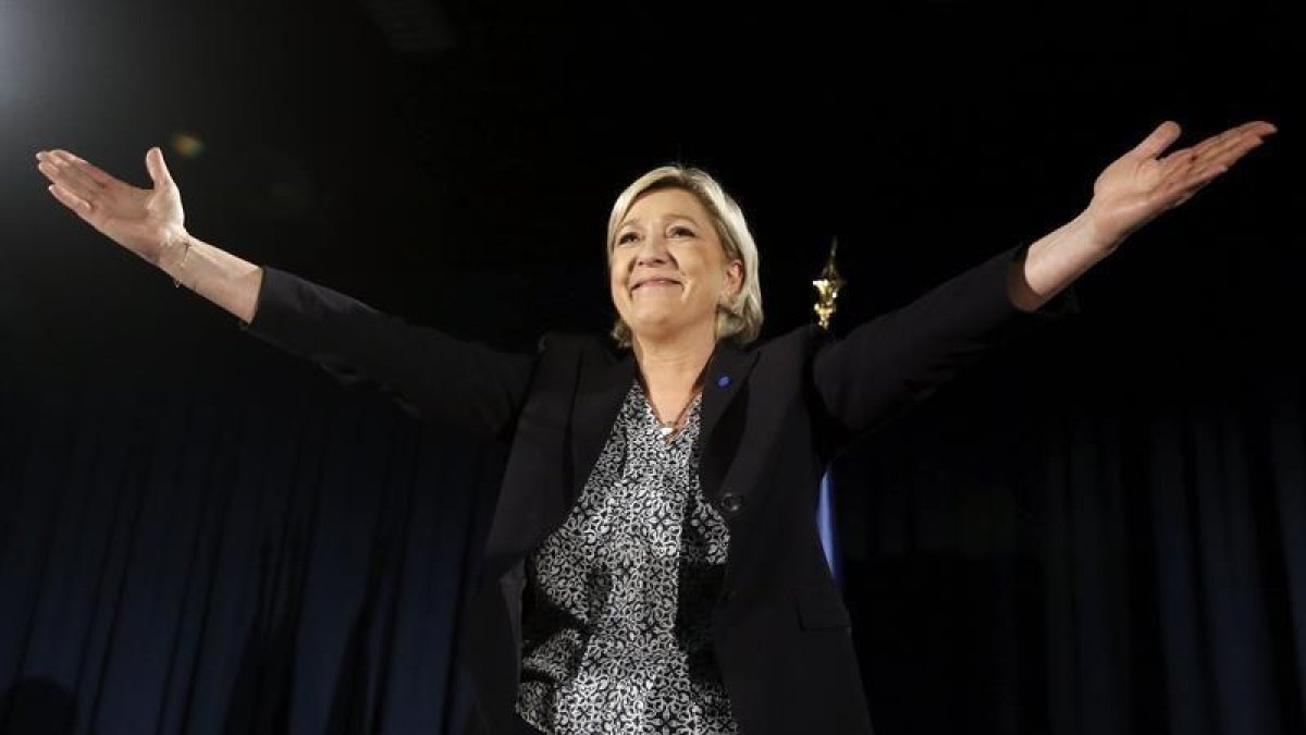La candidata de la extrema derecha a las elecciones presidenciales francesas, Marine Le Pen, durante un acto de campaña.-EFE