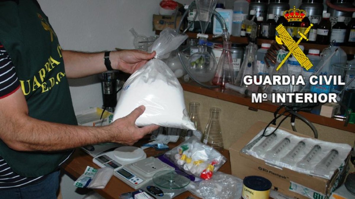 Desmantelan en Moraleja del Vino (Zamora) un laboratorio de fabricación de drogas sintéticas y detienen a seis personas-GUARDIA CILVIL