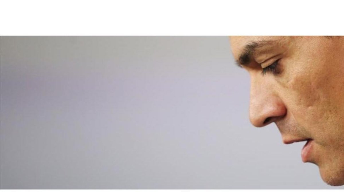 Pedro Sánchez, en su comparecencia ante la prensa tras presentar su dimisión como líder del PSOE en el comité federal.-REUTERS