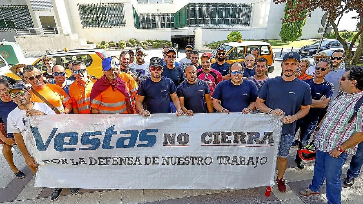 Protesta de los trabajadores de Vestas.-J.M. LOSTAU