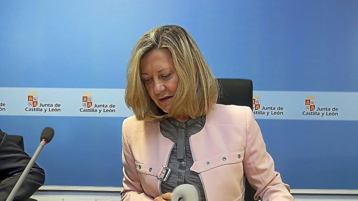 La consejera de Economía y Hacienda, Pilar del Olmo, ayer, en la presentación de la contabilidad regional.-ICAL