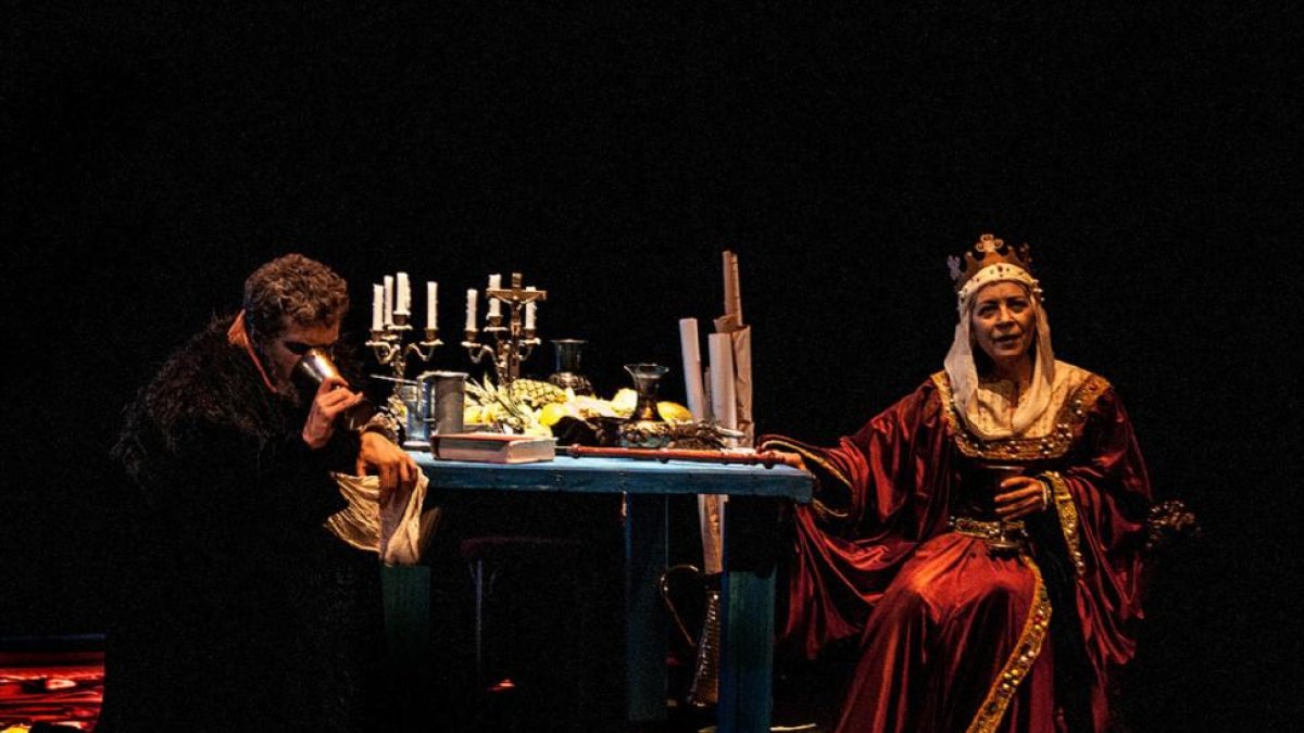 Teatro para todas las edades donde no faltan los homenajes a Carlos V, José Zorrilla o Cervantes.-EL MUNDO