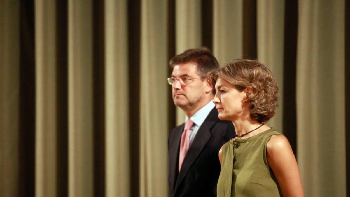 Rafael Catalá en la toma de posesión de Isabel Salgueiro junto a García Tejerina.-Ical