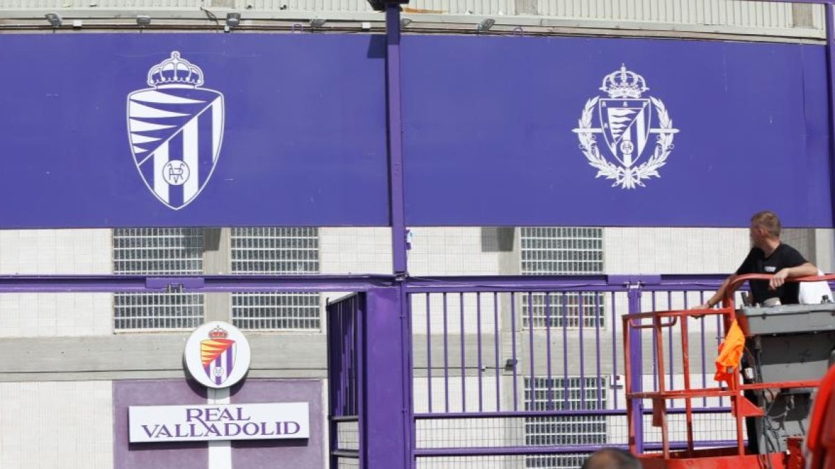 Los dos escudos en los Anexos.
