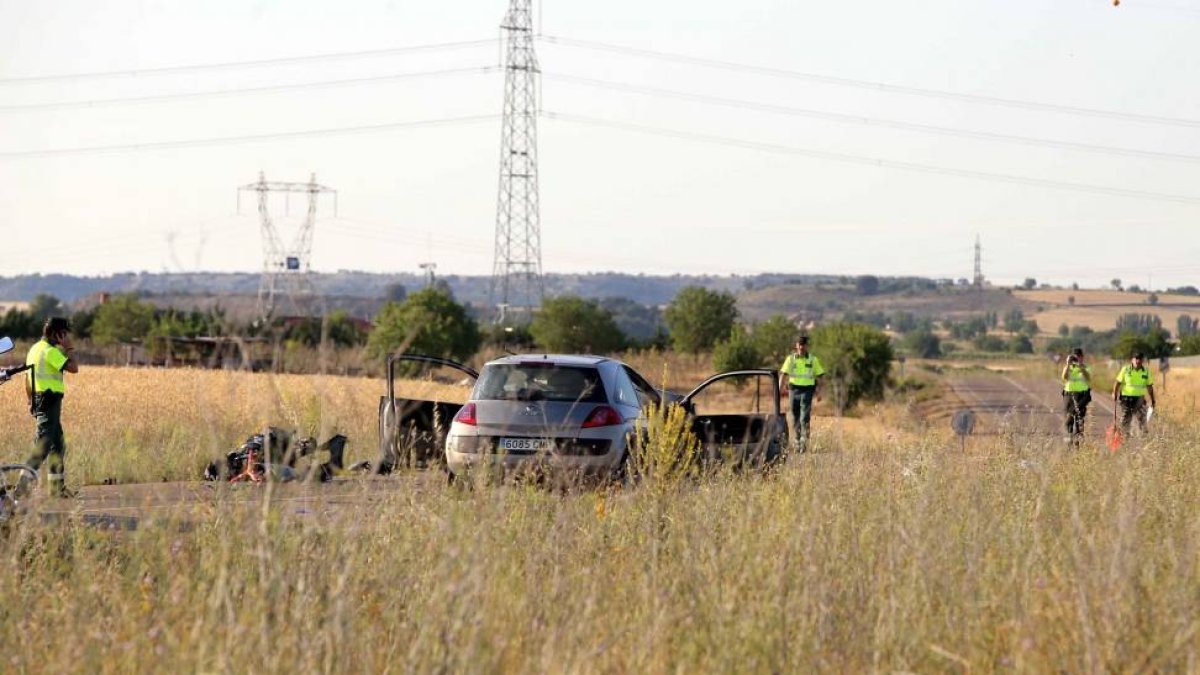 Una moto y un vehículo implicados en el accidente con cuatro fallecidos en la carretera provincial de Cigales-Ical