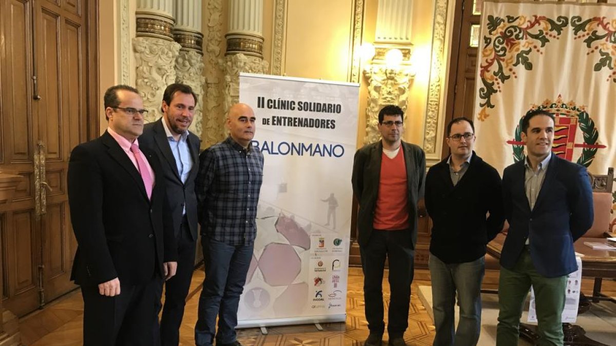 Cifuentes, Puente, Pastor, Bustos, Gordo y Arranz, ayer en la presentación.-EM