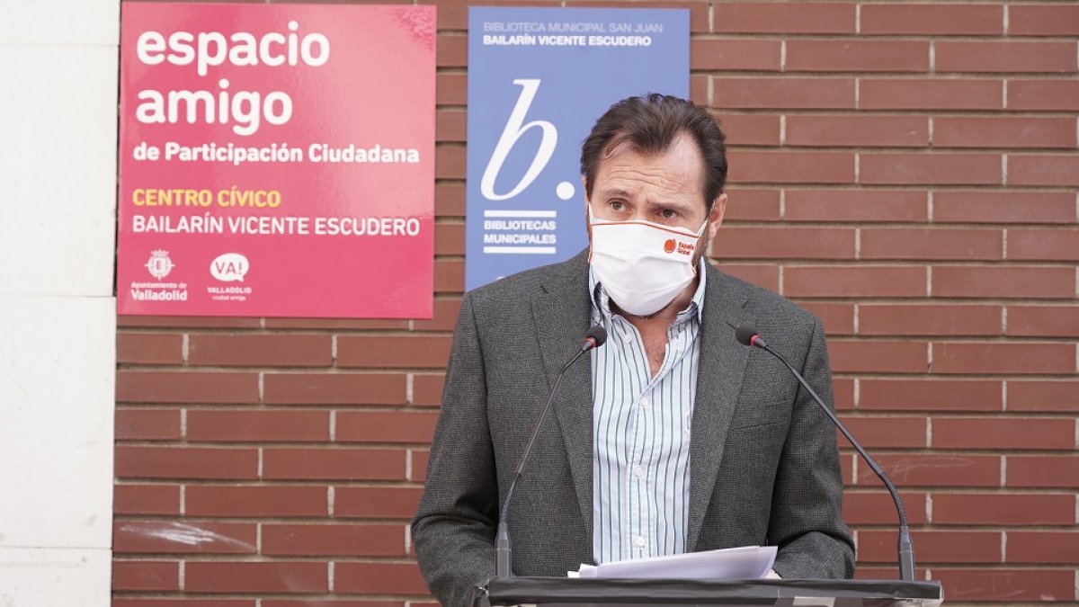 Óscar Puente inaugura los paneles informativos comuneros. | ICAL