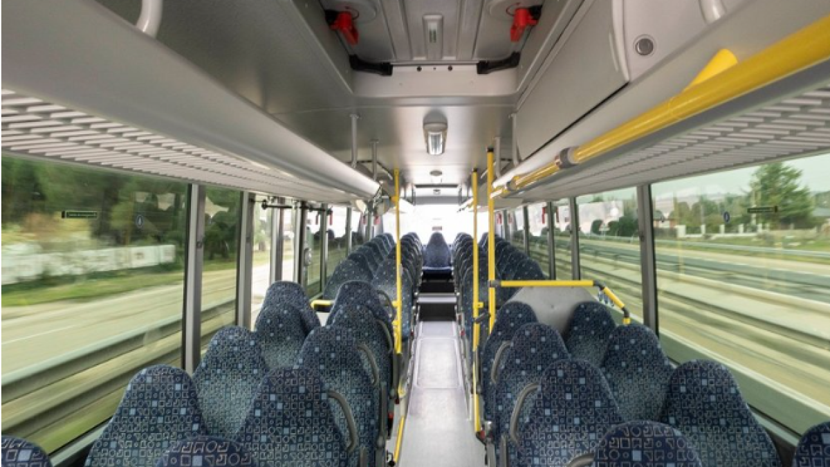 Autobús en una foto de archivo.- ICAL