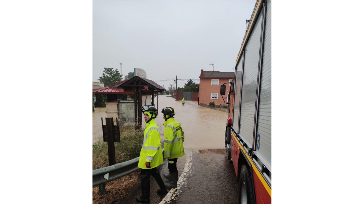Imagen de las inundaciones en Berrueces, en Tierra de Campos, próximo a Villalón. E. M.