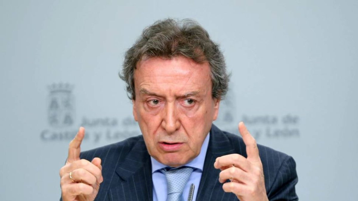 El consejero de la Presidencia y portavoz de la Junta en funciones, José Antonio de Santiago, durante la rueda de prensa posterior al Consejo de Gobierno de Castilla y León-Ical