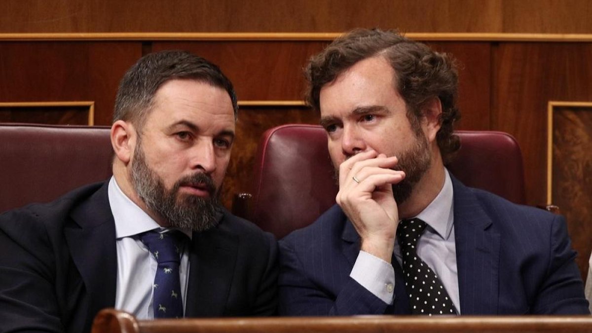 El presidente de Vox, Santiago Abascal, y el portavoz del partido en el Congreso de los Diputados, Iván Espinosa de los Monteros.-EUROPA PRESS