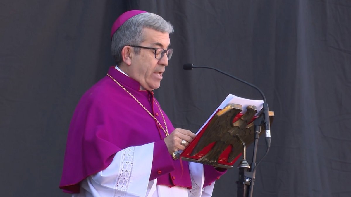 El arzobispo de Valladolid, Luis Argüello, durante el Sermón de las Siete Palabras.- E. PRESS