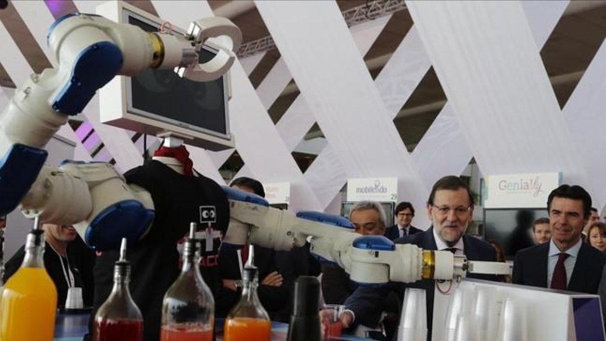 El presidente del Gobierno, Mariano Rajoy, inauguró el martes la feria tecnológica digital FICOD 2015.-AGUSTÍN CATALÁN