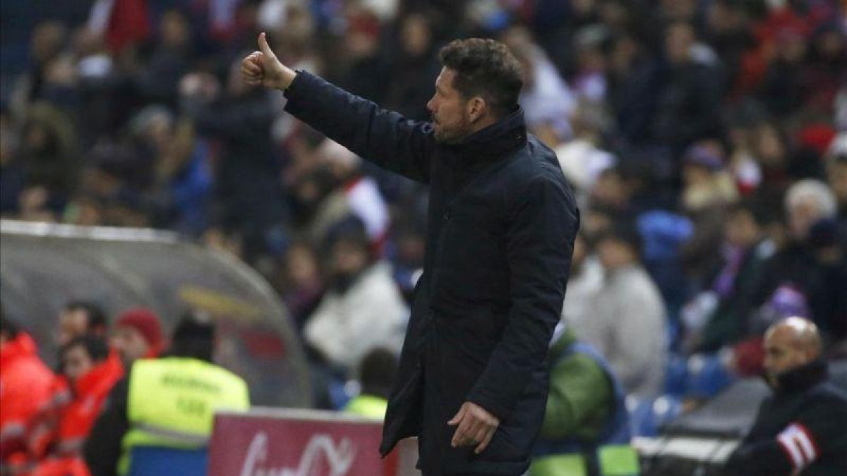 Simone, durante el partido de vuelta de Copa en el Calderón frente al Guijuelo.-EFE / KIKO HUESCA