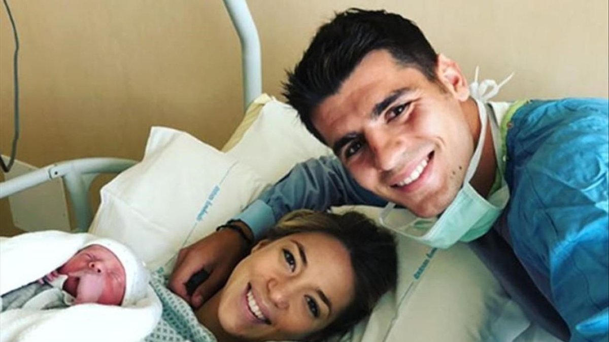 Álvaro Morata y su mujer Alice Campello, padre de gemelos-INSTAGRAM