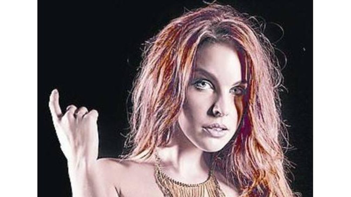 Amarna Miller pasa para la revista Interviú-