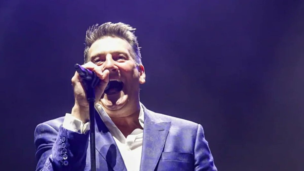 Tony Hadley durante la actuación en Valladolid. / FiestasVLL