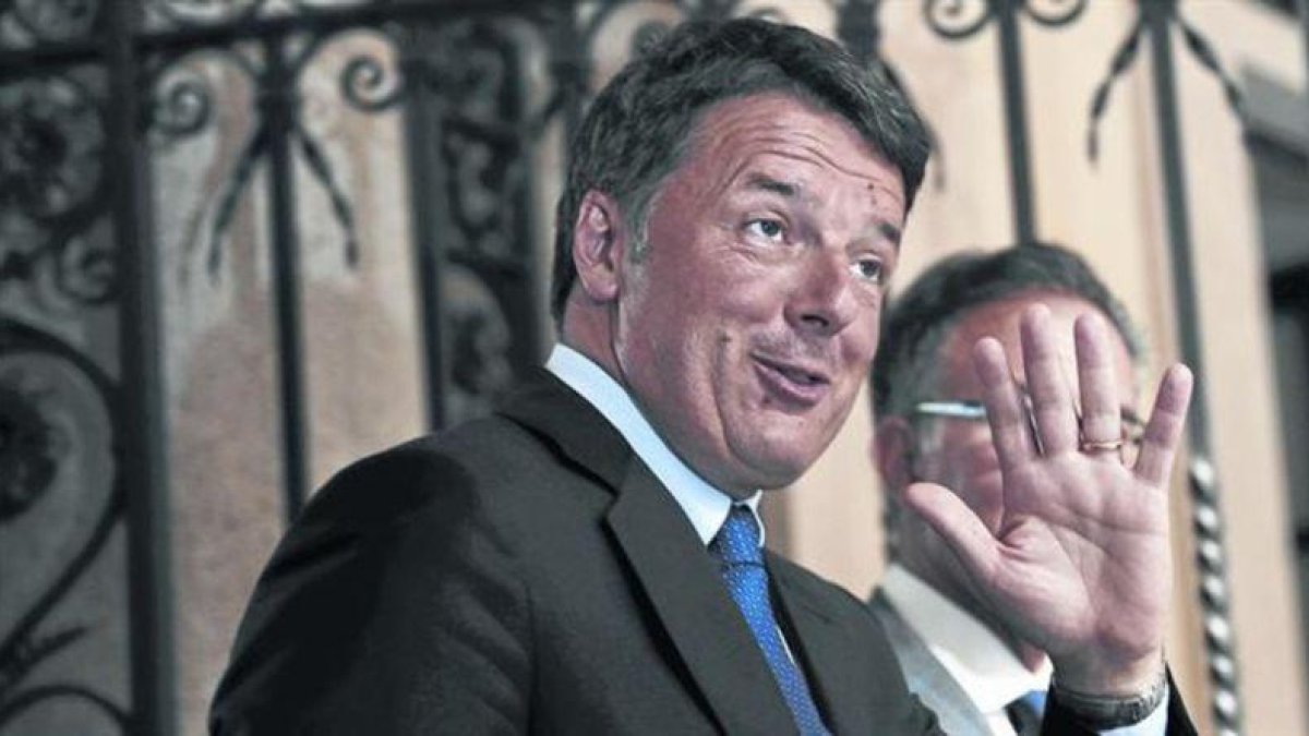Matteo Renzi, a su llegada a una reunión en Milán, el 27 de junio.-AP / LUCA BRUNO