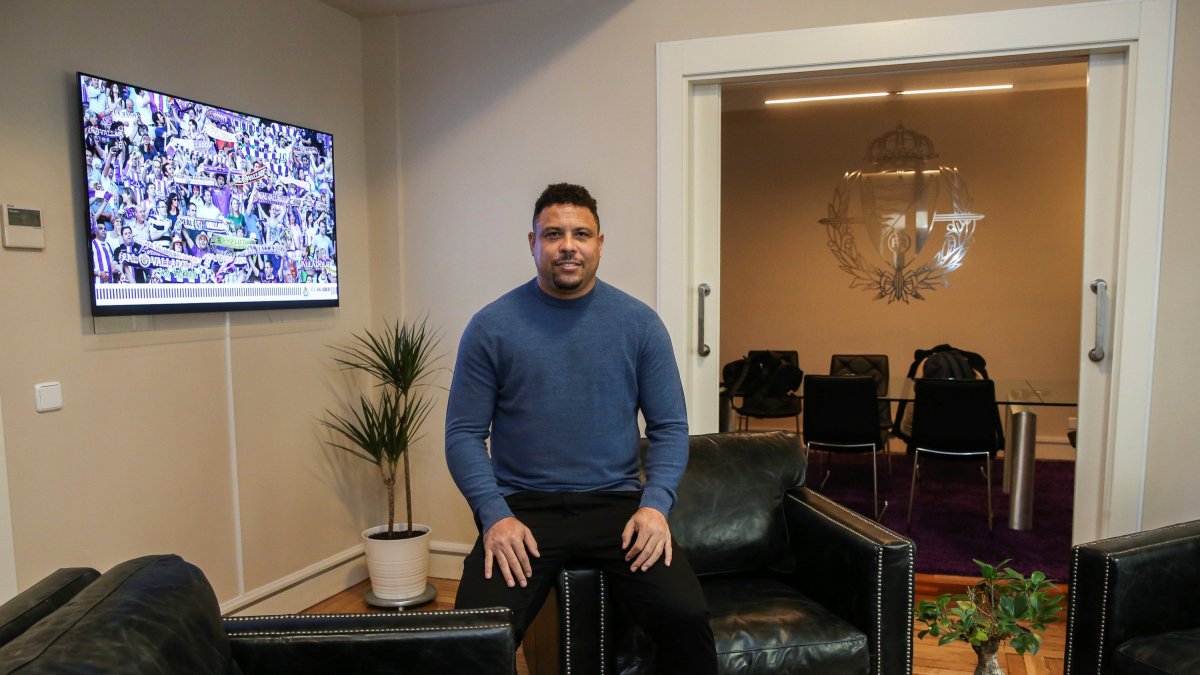 GRAF2592. MADRID, 06/02/2019.- El presidente brasileño del Real Valladolid Club de Fútbol Ronaldo Nazario, durante la presentación de la oficina del club en Madrid, para informar sobre la nueva estructura profesional de la entidad y avanzar detalles sobre la remodelación del estadio de Zorrilla.- EFE/Emilio Naranjo