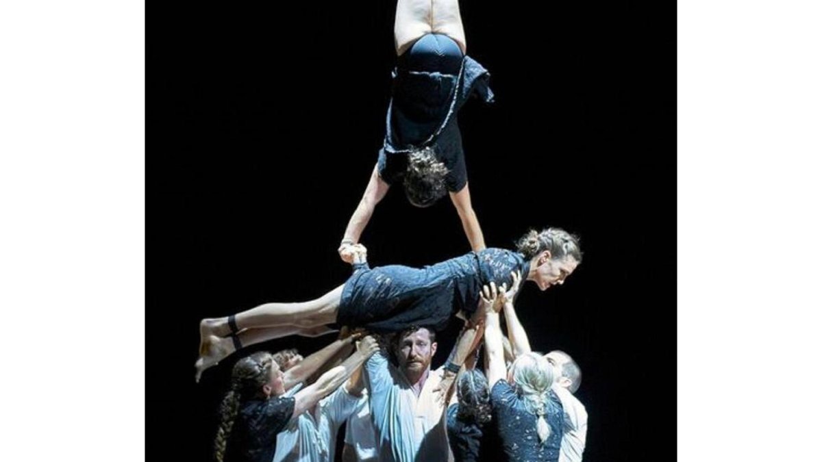 Representación de ‘Opus’ de  Circa, ayer en el teatro Calderón.-GERARDO SANZ