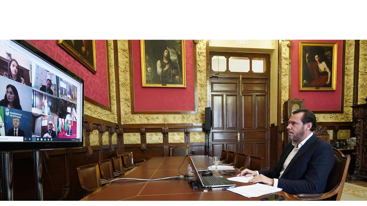 El alcalde de Valladolid, en la reunión telemática con la FEMP y los ministros.