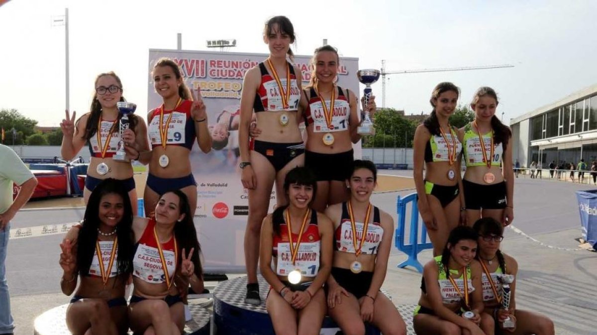 Podio del Campeonato Absoluto de CyL de relevos 4x100.-EL MUNDO
