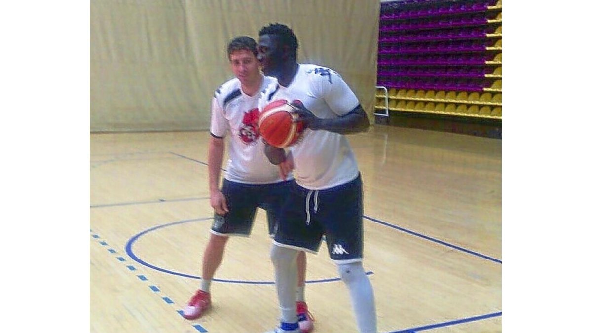 Senghor, ayer junto a De la Fuente.-