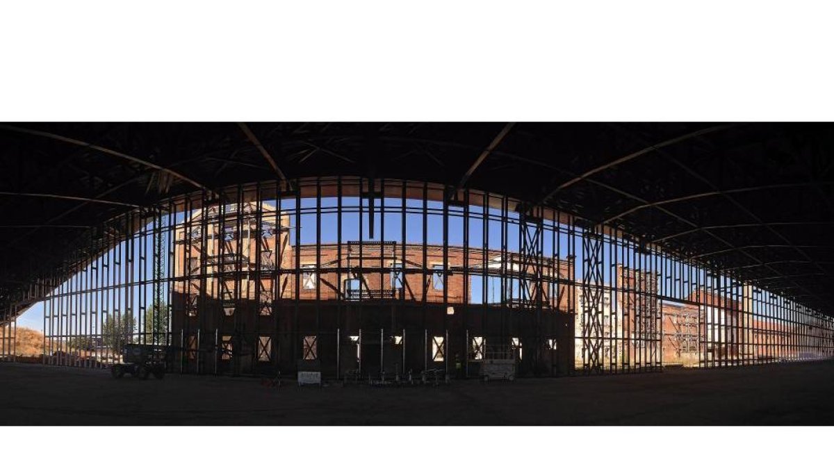 Obras del Petit Palais, Palacio de Congresos y Exposiciones y Recinto Ferial de León.-ICAL