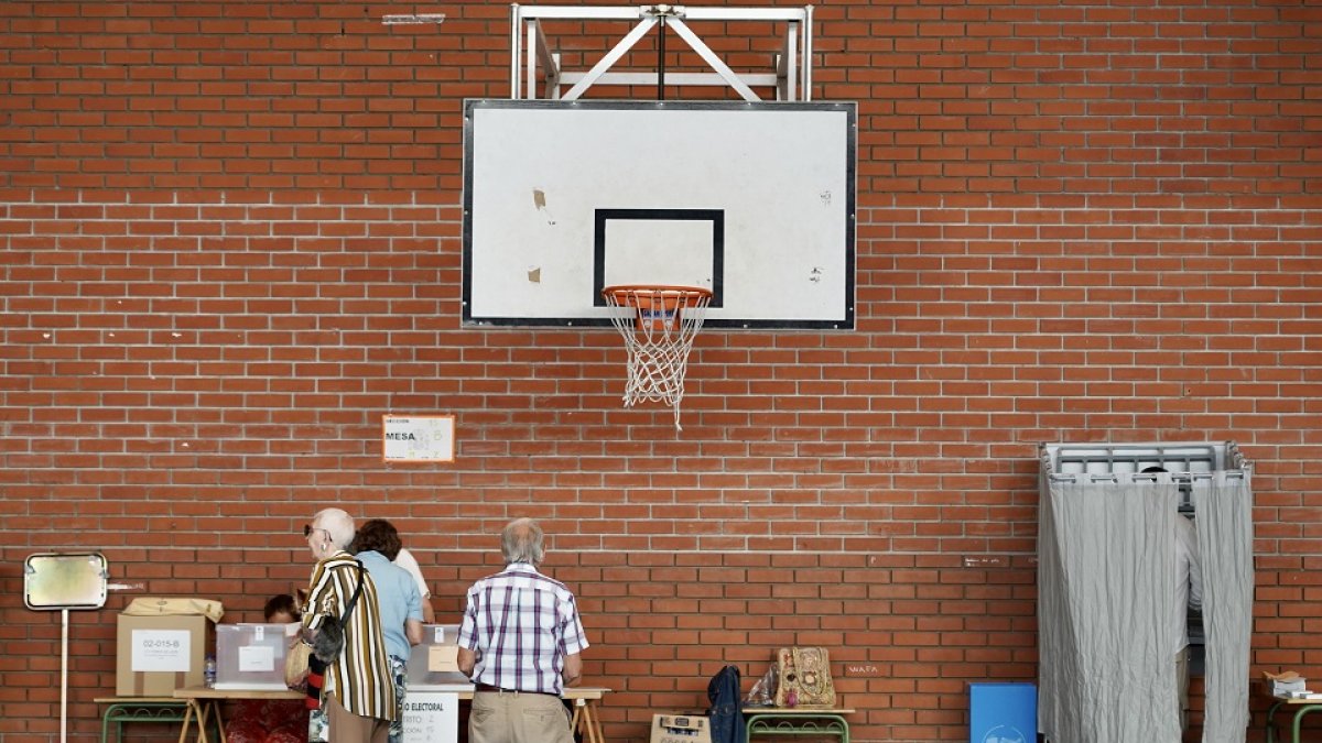 Electores votando el pasado domingo. ICAL
