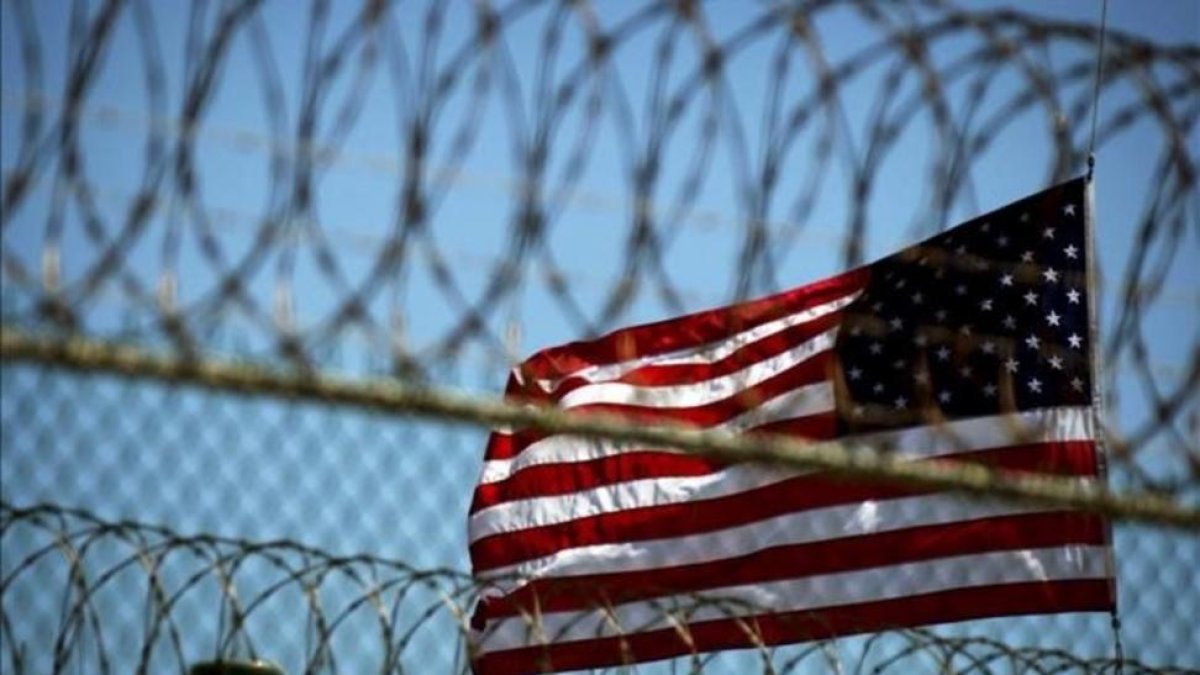 Fotografía de archivo de perímetro de seguridad en Campo Delta 5, en una estación naval de EEUU en Guantánamo, Cuba.-EFE / MIKE BROWN
