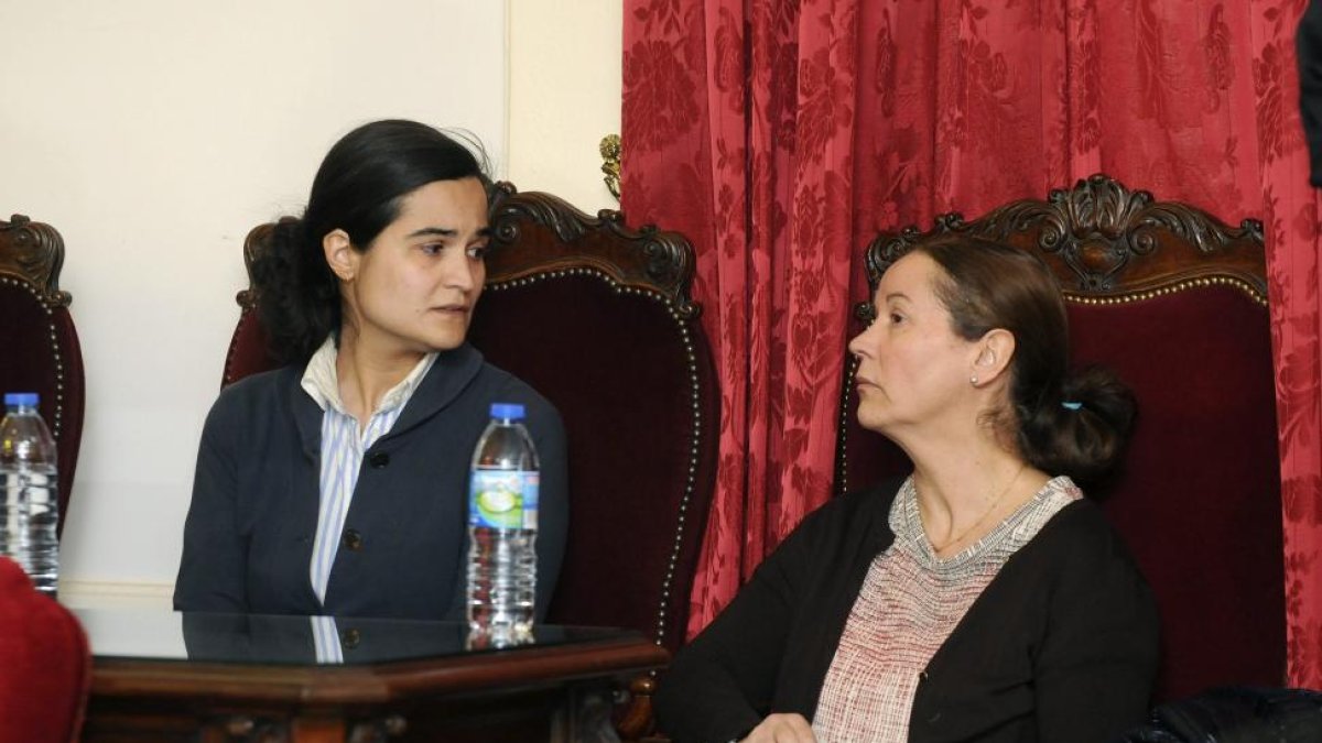 Triana y su madre, tras conocer el veredicto-J. CASARES (POOL)