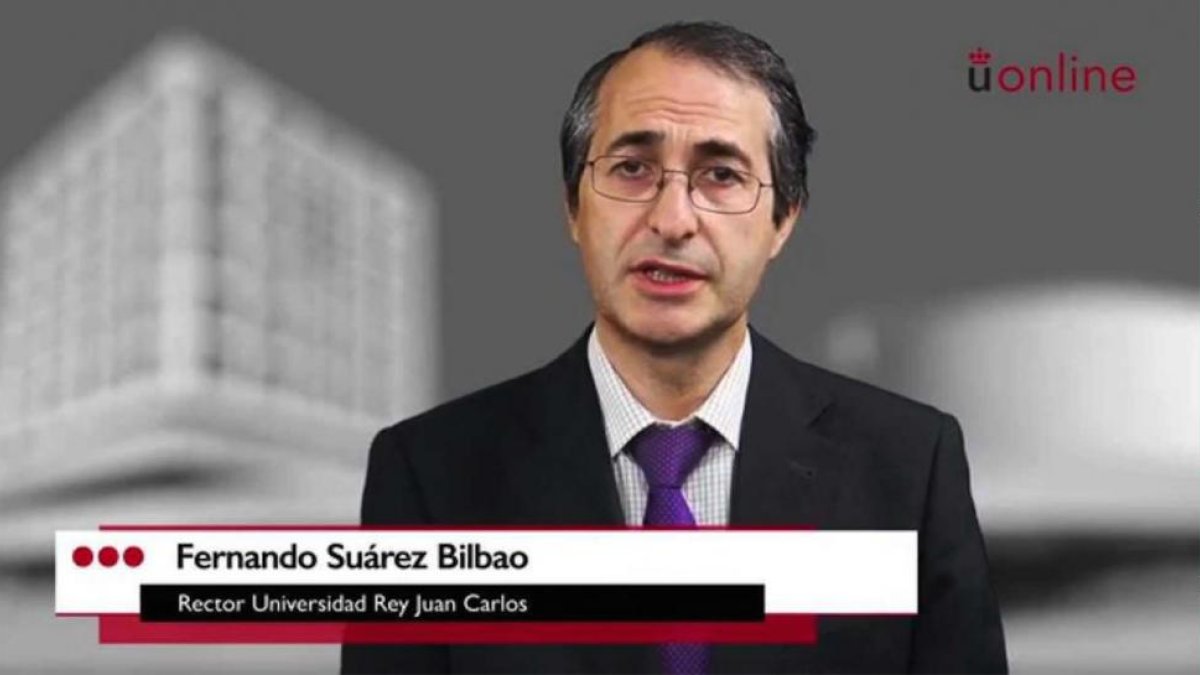 Fernando Suárez Bilbao, rector de la Universidad Rey Juan Carlos, en un vídeo promocional de los cursos online de la universidad.-/ URJC